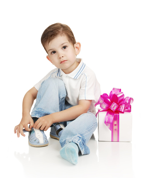 Boy with gift - Φωτογραφία, εικόνα