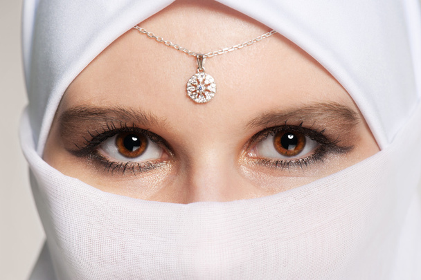 Woman in hijab - Fotoğraf, Görsel