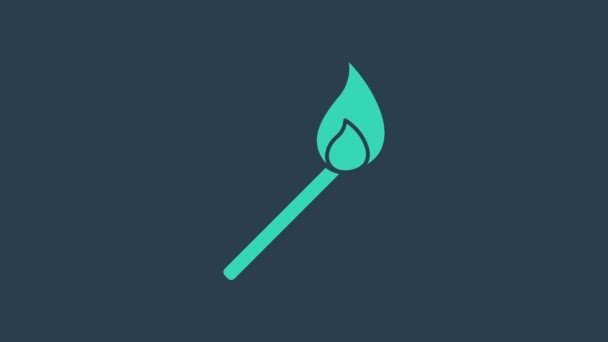 Turquoise Burning match met vuur pictogram geïsoleerd op blauwe achtergrond. Match met vuur. Een luciferteken. 4K Video motion grafische animatie - Video