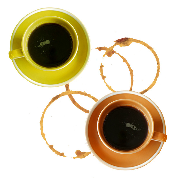 dva šálky kávy izolovaných na bílém, horní pohled s skvrny - Fotografie, Obrázek