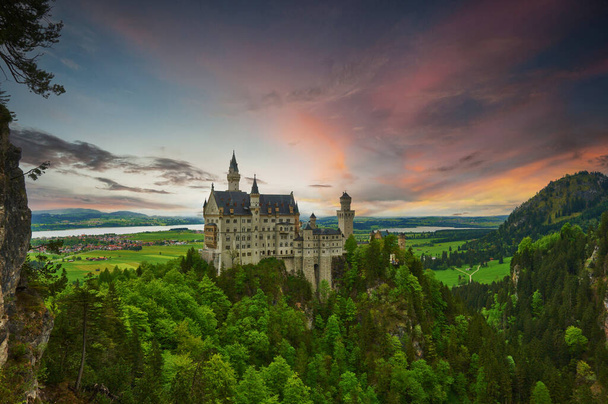 Le château de Neuschwanstein en Bavière, Allemagne. - Photo, image