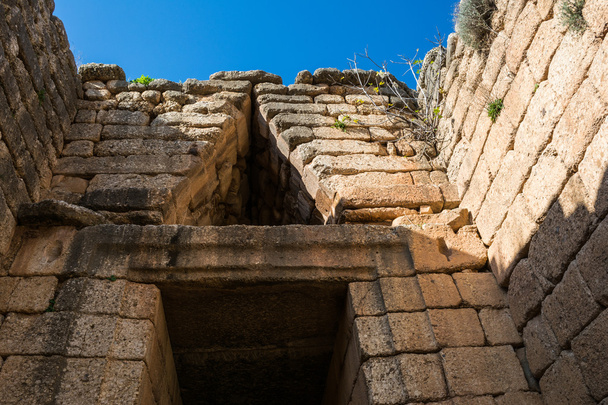 Tesoro de atreus en mycenae, Grecia
 - Foto, imagen
