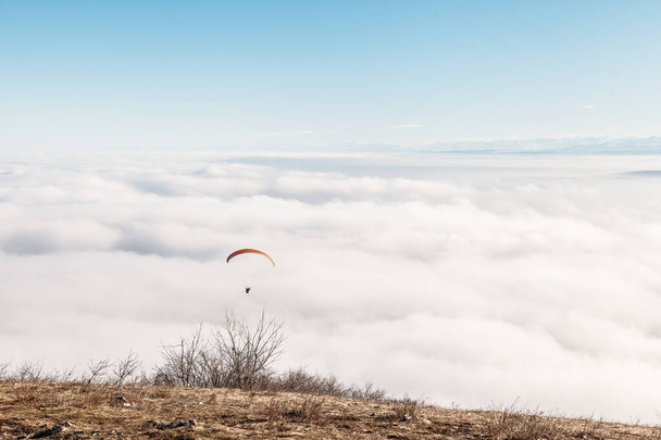 paraglider in the sky - Fotoğraf, Görsel