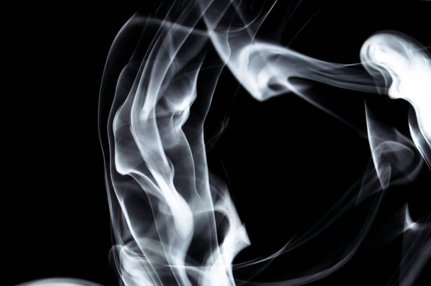 Nature Abstract: La delicada belleza y elegancia de una chispa de humo blanco - Foto, Imagen