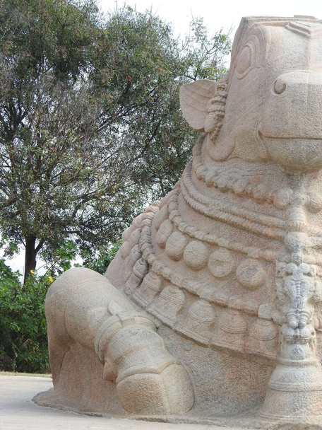 Nabijheid van prachtige Veerabhadra Hindoe tempel gelegen in Lepakshi in de staat Andhra Pradesh, India - Foto, afbeelding