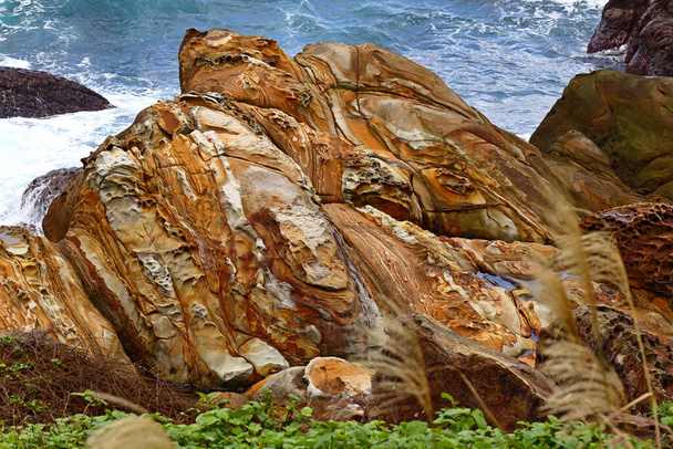 台湾、台北市北東海岸国家風景区の海岸岩層. - 写真・画像