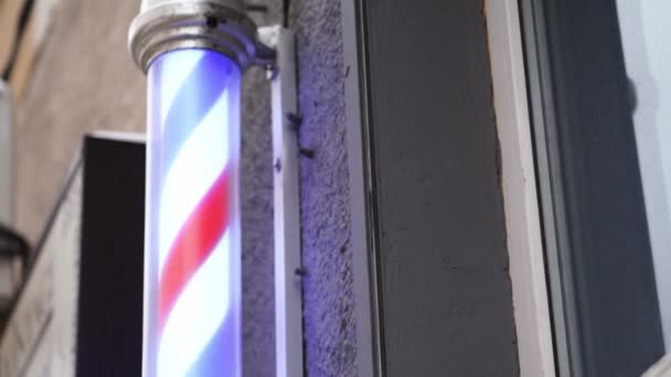 理髪店の珍しいシンボルである理髪店ポール - 映像、動画