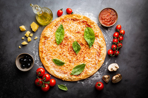 Sabrosa pizza de queso - Foto, Imagen