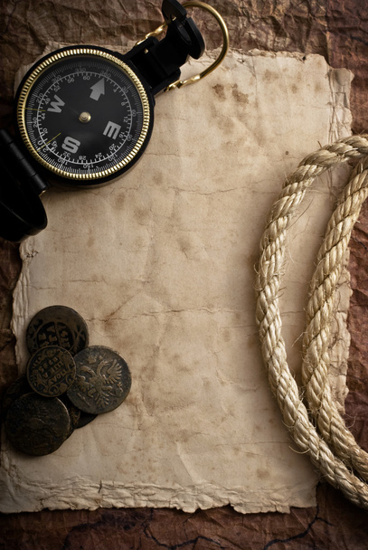 Old compass, coins and rope - Valokuva, kuva