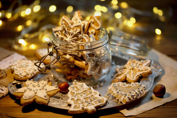 Gingerbread cookie with white icing - Zdjęcie, obraz