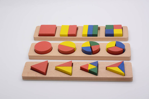 barevné dřevěné bloky hra izolované na bílém pozadí - Fotografie, Obrázek