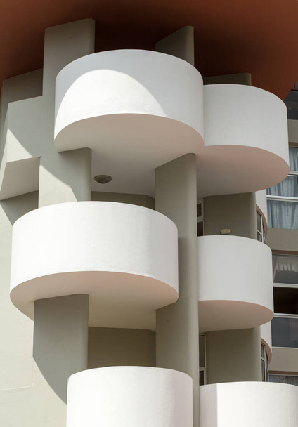 Moderne architectuur in Funchal, de hoofdstad van Madeira. Griekenland. - Foto, afbeelding