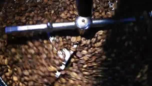 Kahvinpaahtokone
 - Materiaali, video