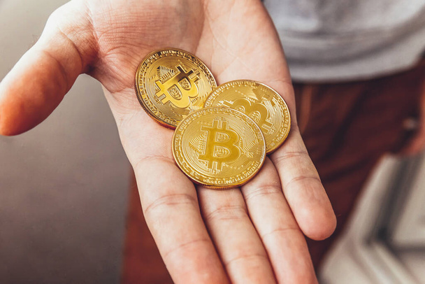 a bitcoin kereskedő miért nem használ pénzt