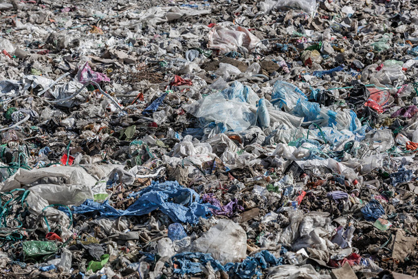 háztartási kovid vagy cornavírus veszélyes hulladékainak hulladéklerakója, veszélyes hulladéklerakó - Fotó, kép