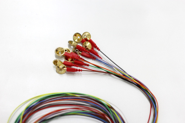 cables de colores, electrodos clínicos taza de oro para electroencefalograma y electrodiagnóstico médico - Foto, imagen