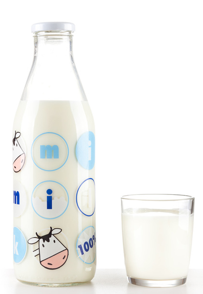 Ποτήρι νωπού γάλακτος - Φωτογραφία, εικόνα