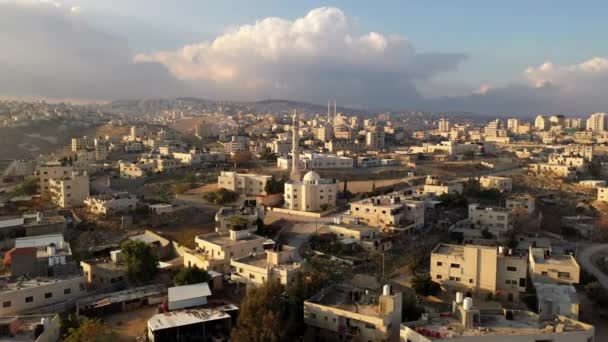 Palestina Stad al-eizariya in Jaudese woestijnDicht bij Jeruzalem en Maale Adumim Stad, zonsondergang, Judese woestijn, december 2020 - Video
