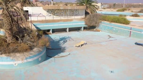 Gesloten Waterpark Aerial view, Dode zee, Israelapocalyptische Visie Uit Israël Gesloten voor 20 jaar waterpark, Drone view  - Video