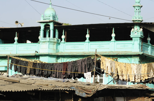 мыть салон или туалет в Индии, гигиена одежды и текстиля - Фото, изображение