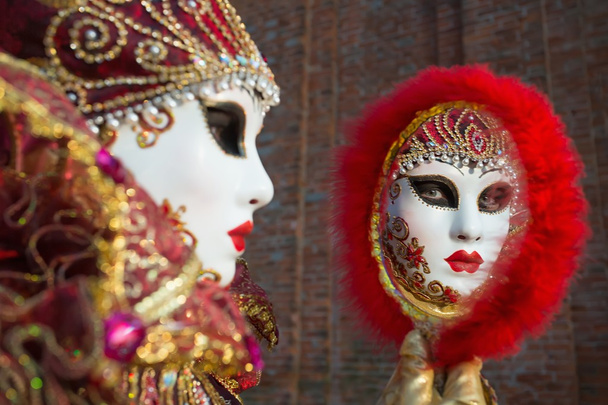 Карнавальная маска в Венеции - Венецианский костюм - Фото, изображение