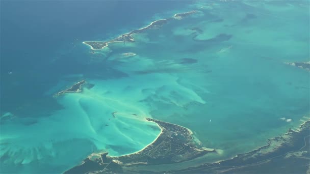 Bahamalar 'daki ıssız adaların hava görüntüleri. Gerçek yüksek irtifa görüntüsü. - Video, Çekim