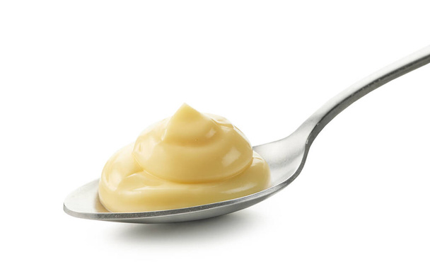 cuchara de mayonesa aislada sobre fondo blanco - Foto, Imagen
