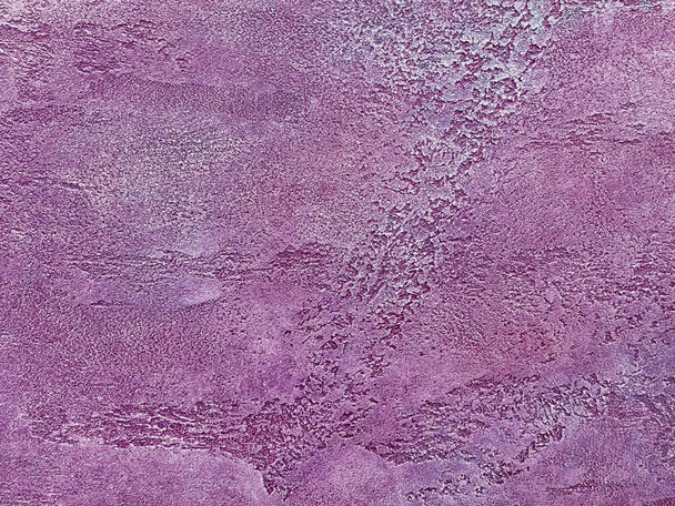Textura da parede velha com gesso decorativo cores roxas escuras. Fundo grunge concreto rachado. Abstrato vinho pedra estuque superfície, close-up. - Foto, Imagem
