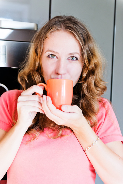 happy  woman drinking coffee - Zdjęcie, obraz