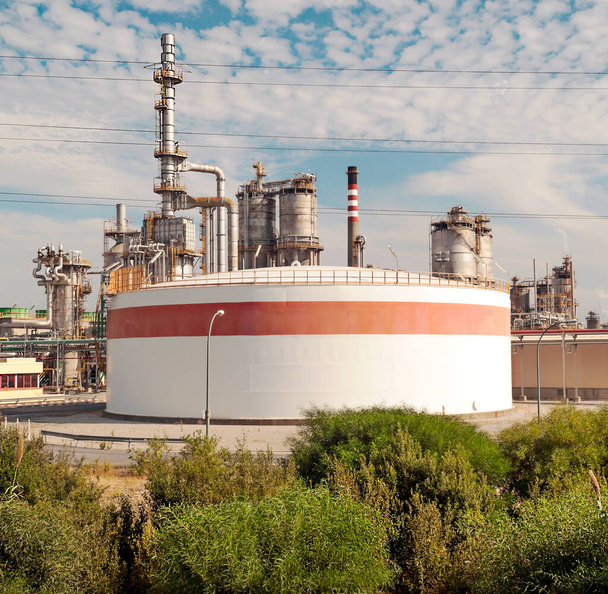 Βιομηχανικά εργοστάσια στον κόλπο του Algeciras - Φωτογραφία, εικόνα