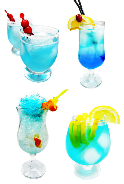 Bebidas de cóctel de la laguna azul alcohol con cereza
 - Foto, Imagen