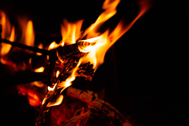 Bonfire flames on a black background. The concept of memory, mysticism. - Valokuva, kuva