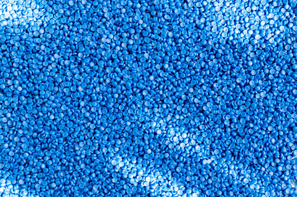 polímero de plataforma azul aislado sobre fondo blanco. polímero plástico. - Foto, Imagen