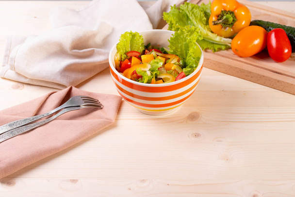 fresh vegetable salad as healthy eating concept - Foto, afbeelding