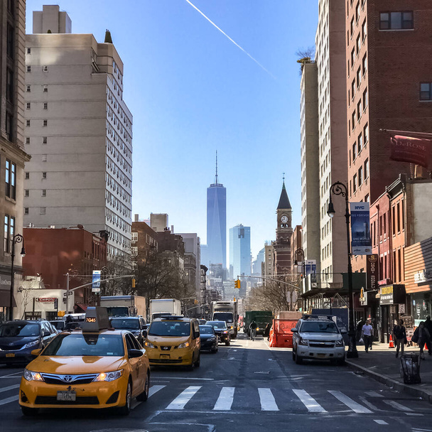 New York City Manhattan street panorama with yellow New York City taxi cabs on the streets. Manhattan, New York. - Foto, Imagem
