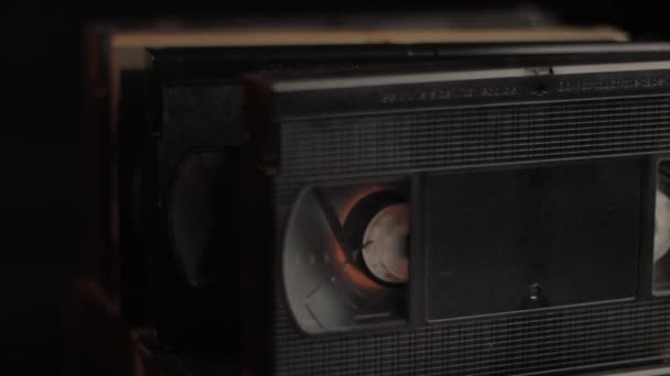 VHS Video Casette Tapes, Close Up. Conceito de mídia vintage, girando perto quadro completo - Filmagem, Vídeo