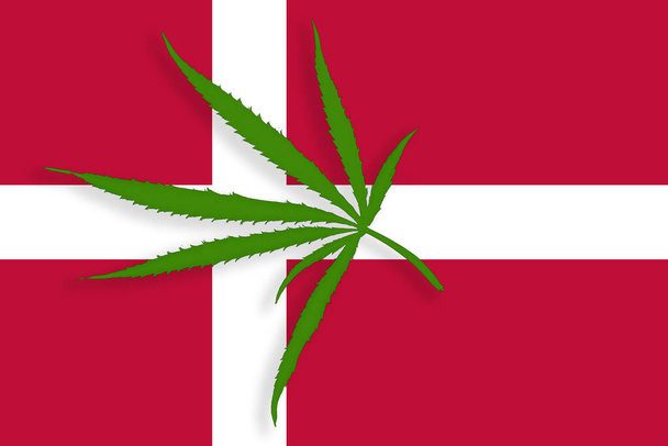Bandera de Dinamarca con la imagen de las hojas de marihuana. Concepto de legalización del cannabis en Dinamarca. Política de drogas. - Foto, imagen