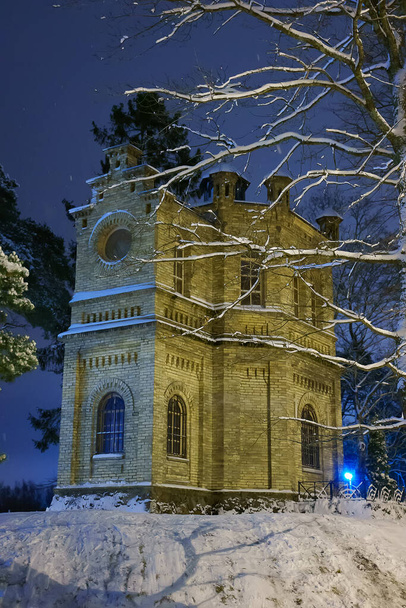 Kochide kabeli varemed ja perekonnakalmistu. Cappella della famiglia Koch a Pirita, Tallinn. - Foto, immagini