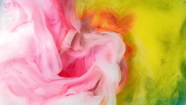 Nuvem de tinta rosa água mista em fundo abstrato - Filmagem, Vídeo