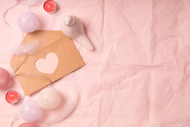 Love letter for valentine's day on pink background - Foto, Imagen