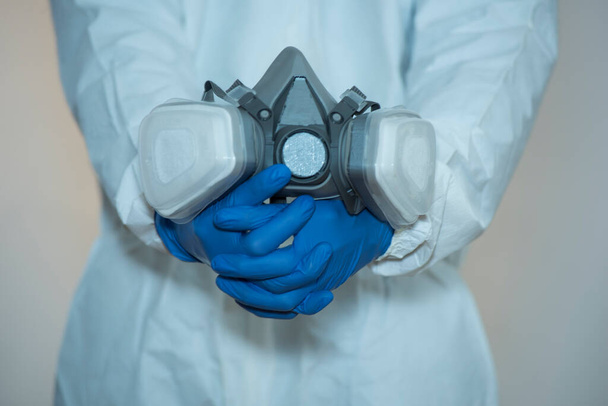 máscara respiratoria o máscara de gas, prevención del peligro en el lugar de trabajo - Foto, Imagen