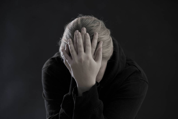 masennus henkisenä ongelmana, ihmisen psyyke ja negatiiviset tunteet - Valokuva, kuva