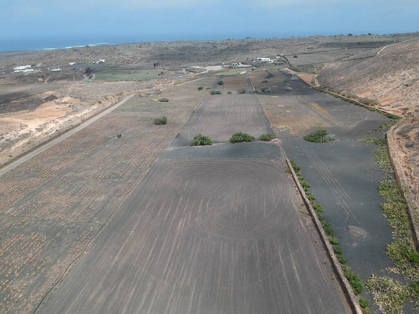 Vista aérea del paisaje cerca de Mirador del Rio Lanzarote, Islas Canarias, España - Foto, Imagen