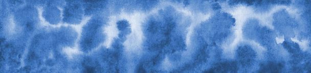 blauw eenvoudige universele abstracte achtergrond met verf vlekken en papier textuur - Foto, afbeelding