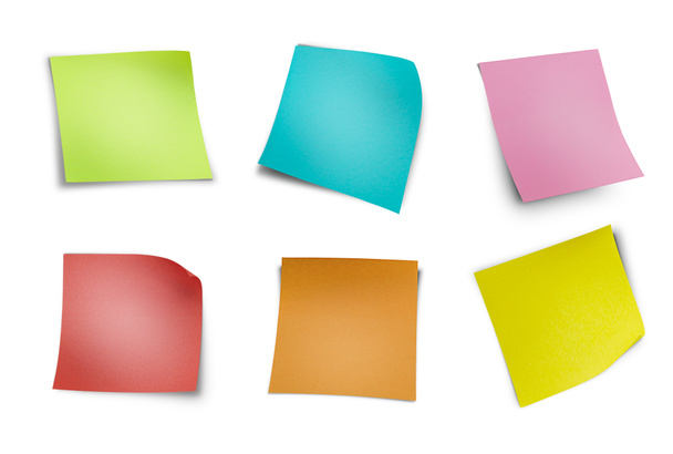 seis notas adhesivas multicolores sobre fondo blanco aislado - Foto, imagen