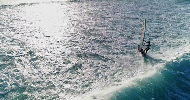 surfen perfecte golven op de Canarische Eilanden - Foto, afbeelding