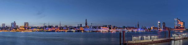 Hamburg Hanseatic liman kenti Almanya, Avrupa 'nın Panoraması. - Fotoğraf, Görsel