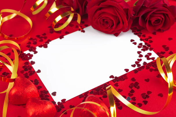red rose and blank gift card for text - Foto, Imagem