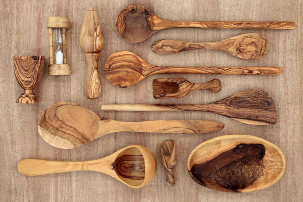 olijf hout gebruiksvoorwerpen - Foto, afbeelding