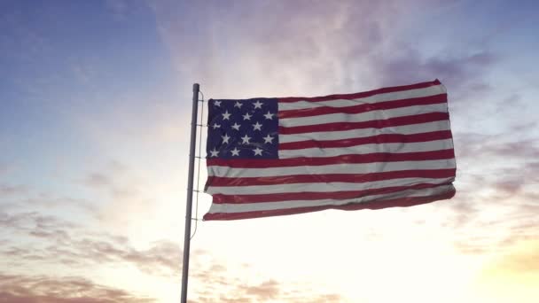 Amerikaanse vlag wapperend in de wind in 4K slow motion 60fps - Video